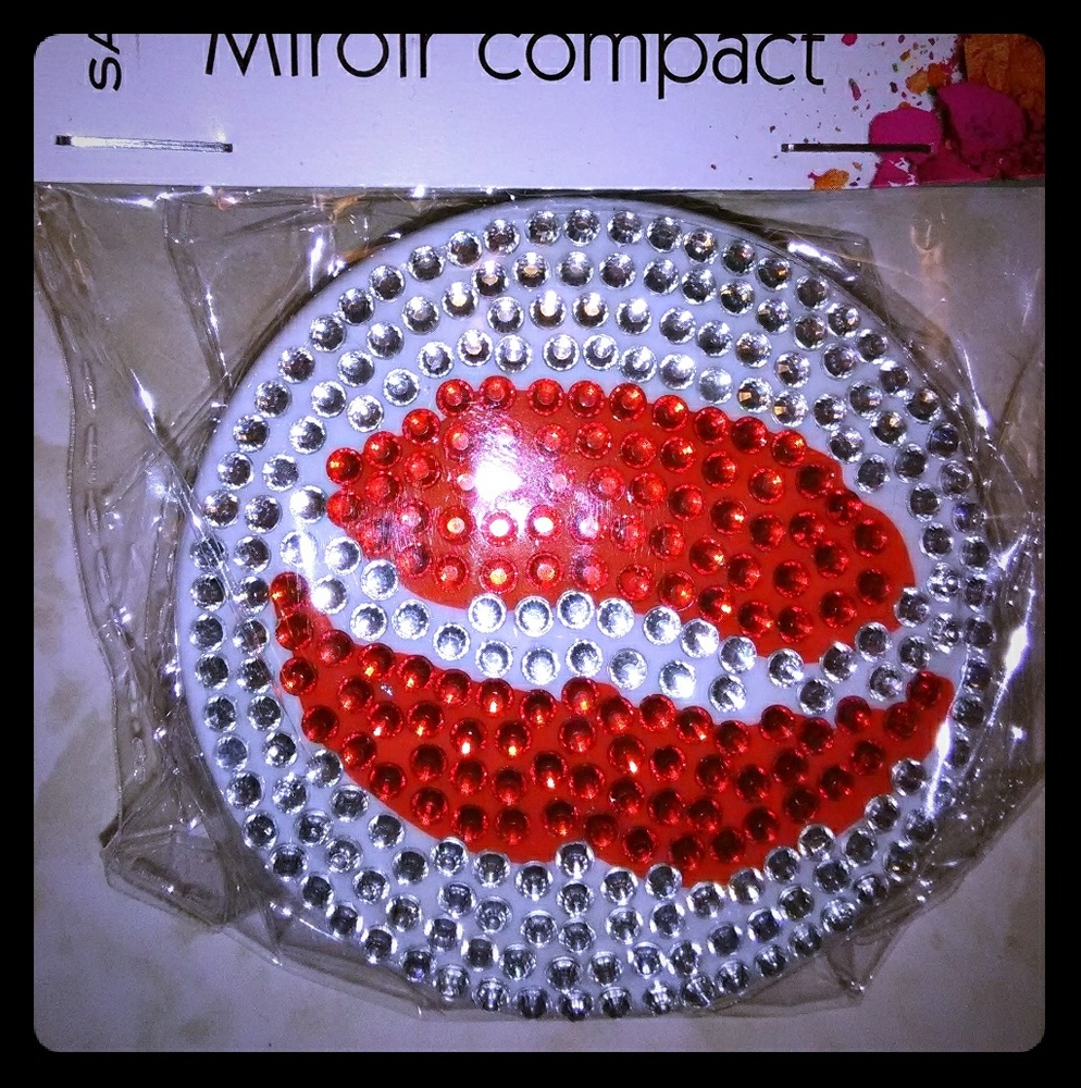 $ale 🎊 Compact Mirror